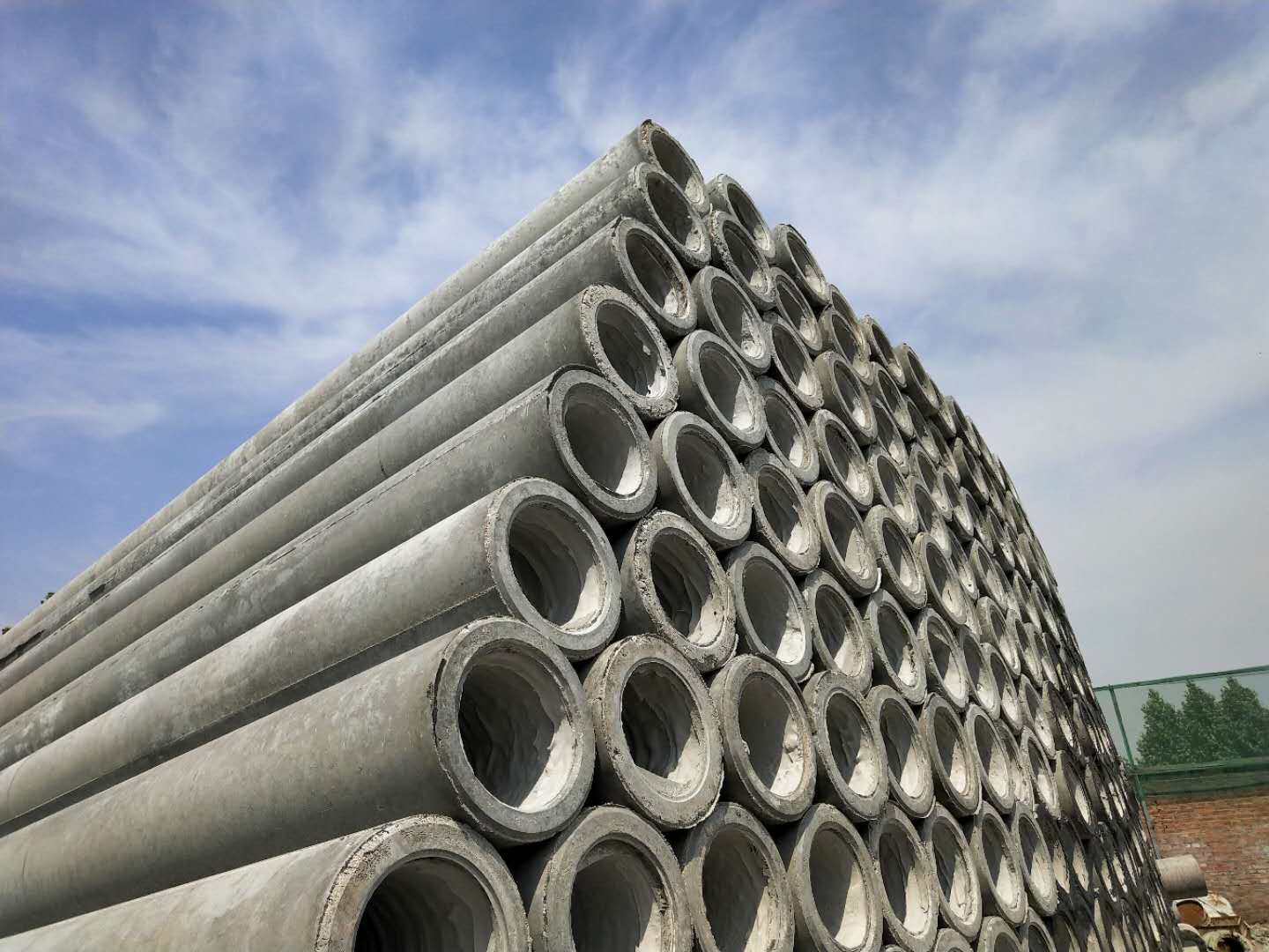 水泥電線桿出廠價(jià)解答10米、8米的電線桿地錨一般埋深多少